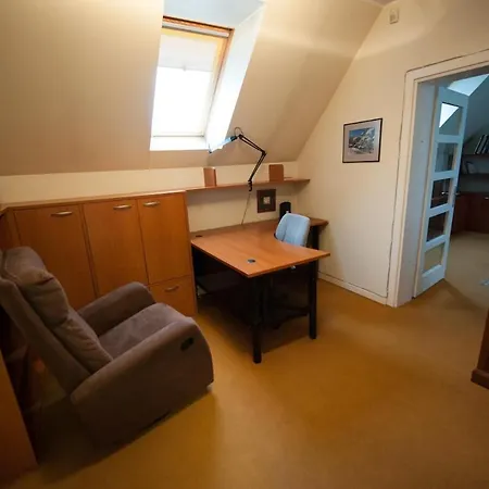 4 Rooms, 2 Bdr Old Town And Terrace Appartamento