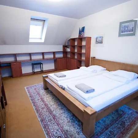 דירה 4 Rooms, 2 Bdr Old Town And Terrace
