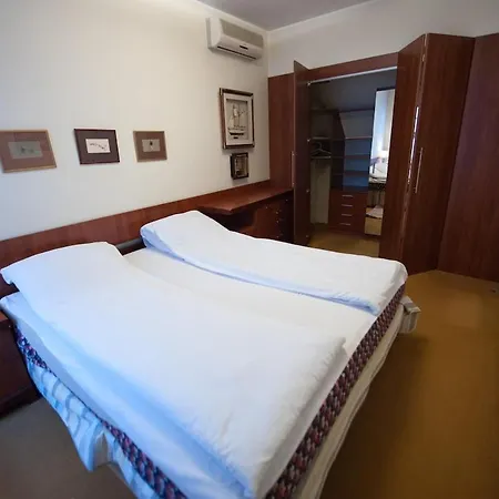 Apartmán 4 Rooms, 2 Bdr Old Town And Terrace *